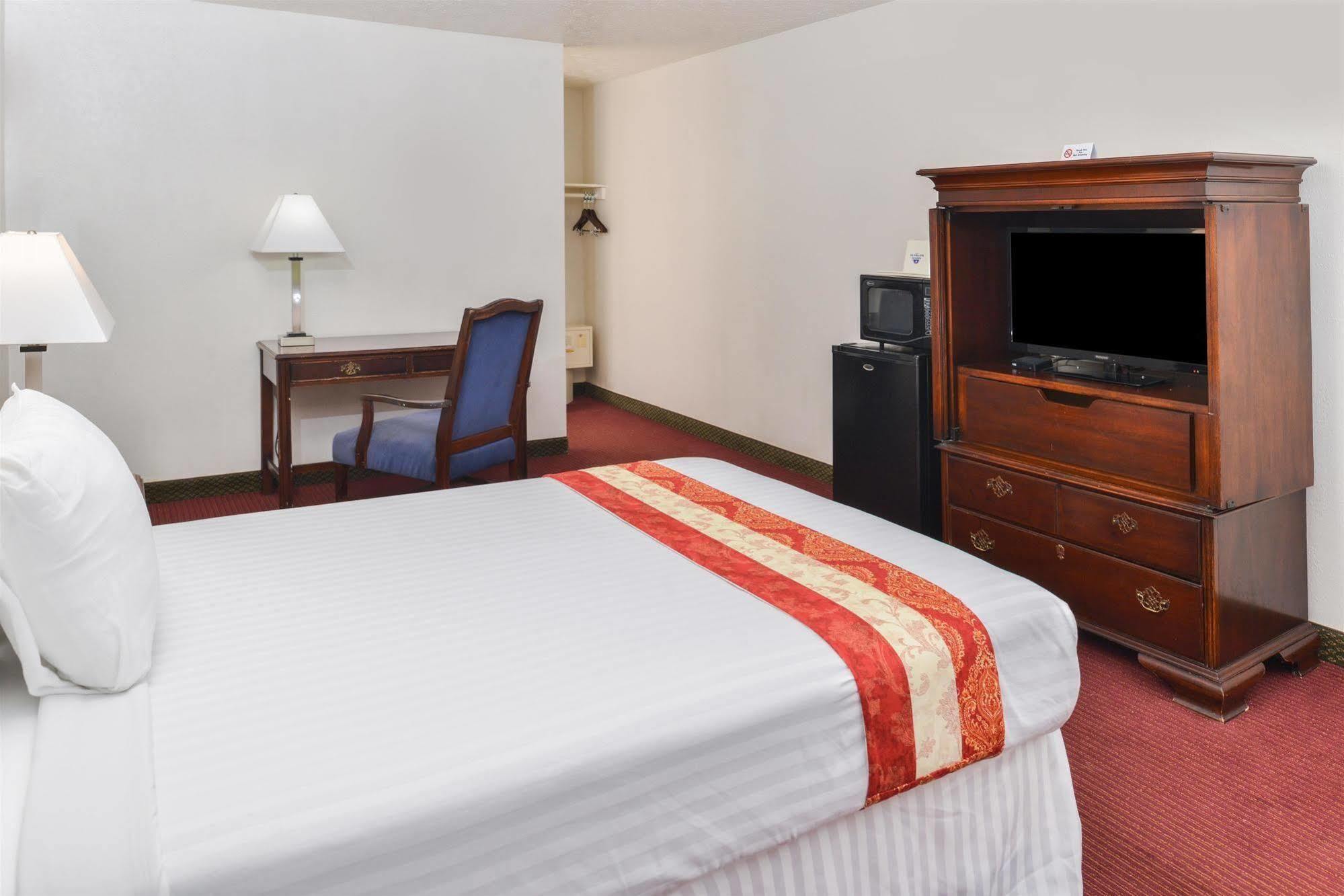 Americas Best Value Inn Norge Exterior photo